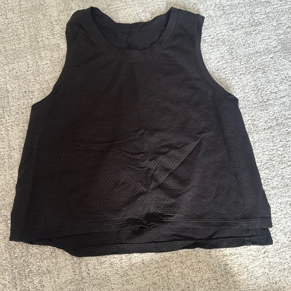 Lululemon black cropped breathable tank size 6